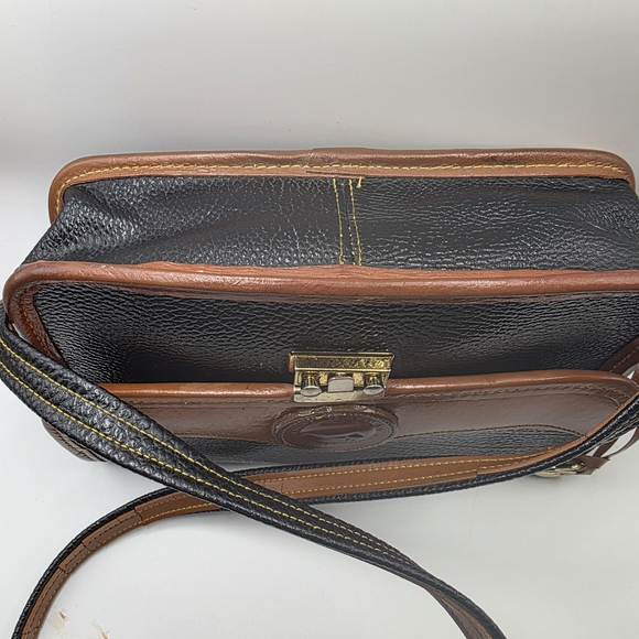 VTG Dooney & Bourke AWL Navy & British Tan Flap Crossbody Bag - Picture 7 of 8